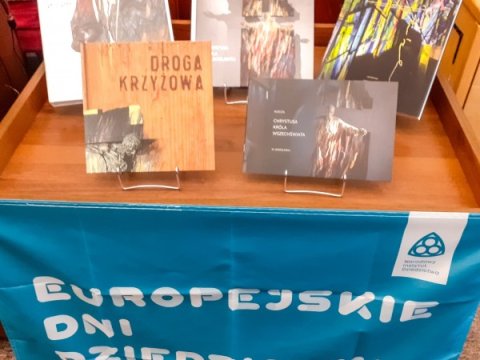 Księgarnia 1 - ekspozycja.jpg