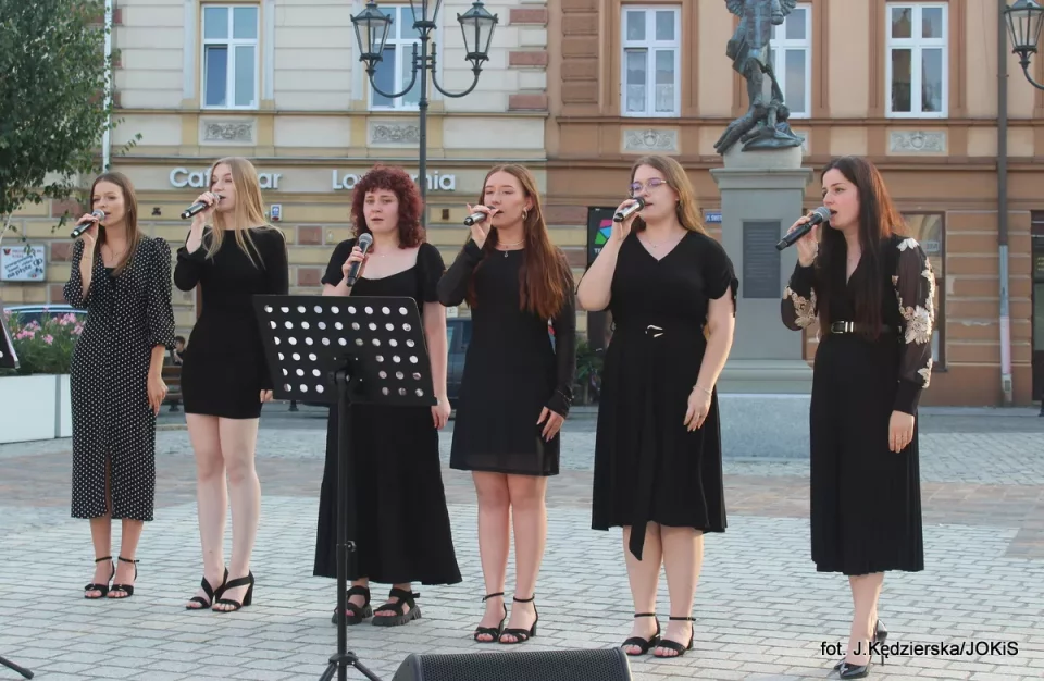 Dziękujemy, że byliście z nami
1 sierpnia jarosławski Rynek stał się miejscem wyjątkowego spotkania. Podczas koncertu 
